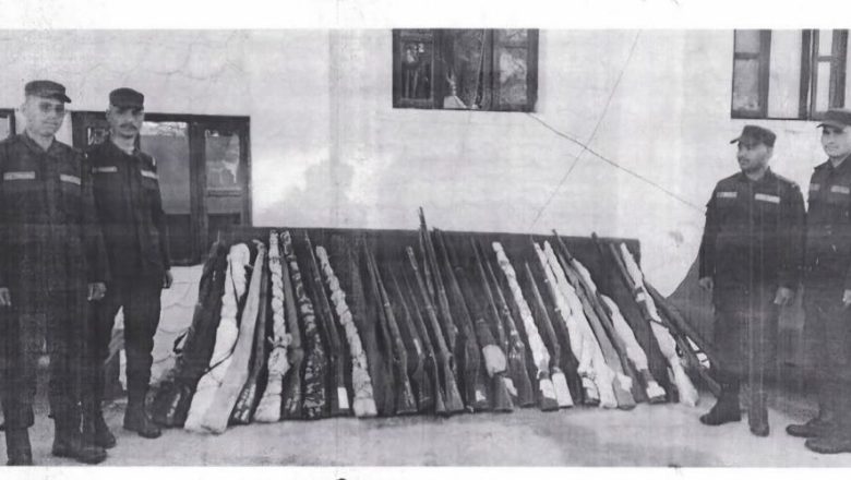 निर्वाचन सुरक्षालाई ध्यानमा राख्दै बैतडीमा ३८७ नाल भरुवा बन्दुक प्रशासनलाई बुझाइयो