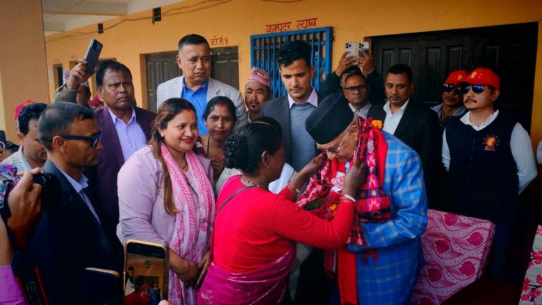 ओली निरन्तर आफ्नै निर्वाचन क्षेत्रमा सक्रिय, आज फेरि झापा जाँदै