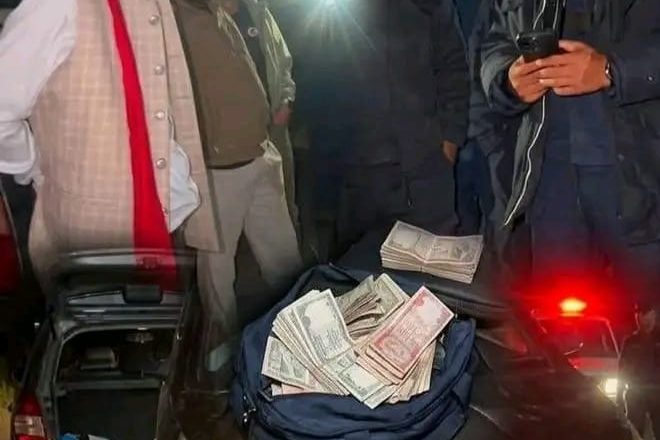 मोरङमा नगदसहित गाडी नियन्त्रणमा, तीन जना सोधपुछपछि रिहा