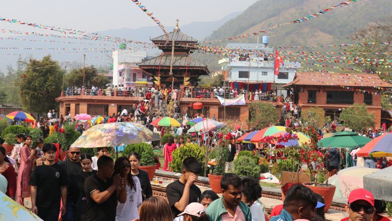 आज नयाँ वर्ष २०८३ मा सपनातीर्थमा भक्तजनको देखियो घुइँचो