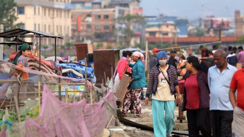 घरटहरा हटाउने अभियानमा काठमाडौँ महानगरको साथ