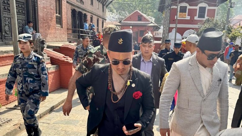 गृहमन्त्री गुरुङ ले पशुपतिनाथ मा आज दर्शन