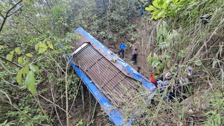 अर्घाखाँची बस दुर्घटना : २ जनाको मृत्यु, ३० जना घाइते