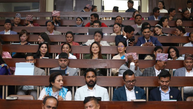 विपक्षीको अवरोधपछि प्रतिनिधिसभा बैठक १५ मिनेटका लागि स्थगित