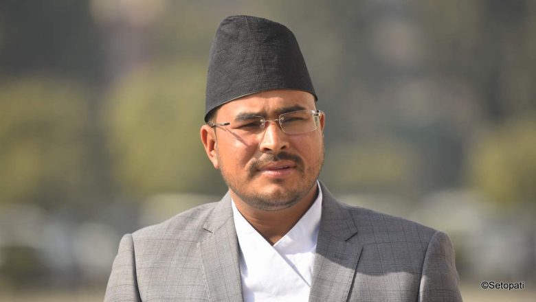 २४ घण्टाभित्र सडकका खाल्डा नपुरे सरकारबाटै जरिवाना असुल गर्नुपर्ने माग