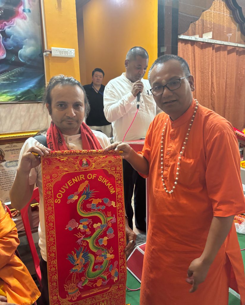 सनातन सिन्दूर अभियानका केन्द्रीय संयोजक यबराज आचार्य सिक्किममा भव्य सम्मानित