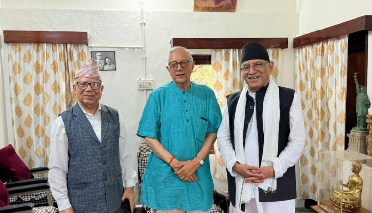 दाहाल र नेपालले शेखर कोइरालासँग गरे भेट