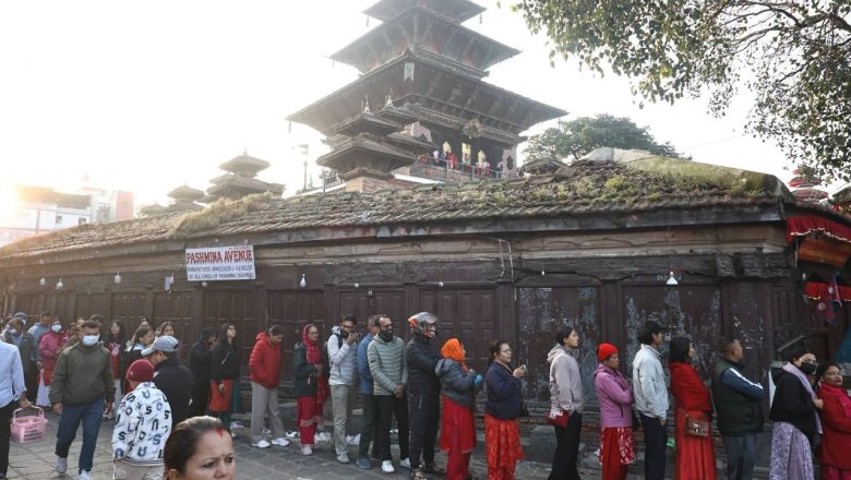 महानवमीमा तलेजु भवानीको दर्शन गर्न भक्तजनको घुइँचो