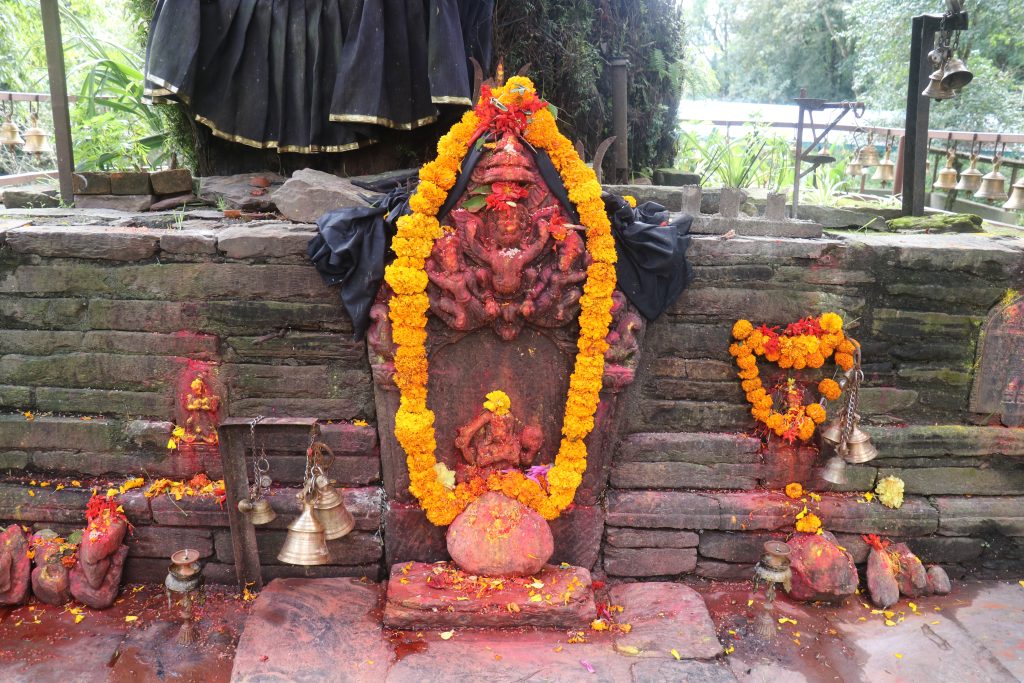 सयौ मान्छे को भिसा लाग्यो  ?  स्वच्छन्द भैरव को दर्शन गर्दा
