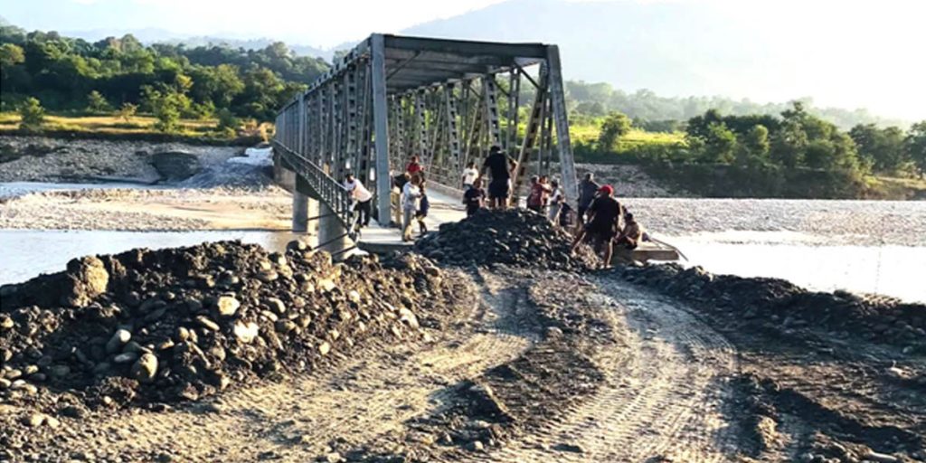 १८ दिनपछि सञ्चालनमा आयो घिरिङ–डेढगाउँ जोड्ने कालीगण्डकीको पुल